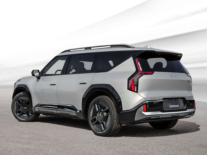 2026 Kia EV9 Land AWD with GT-line Pkg