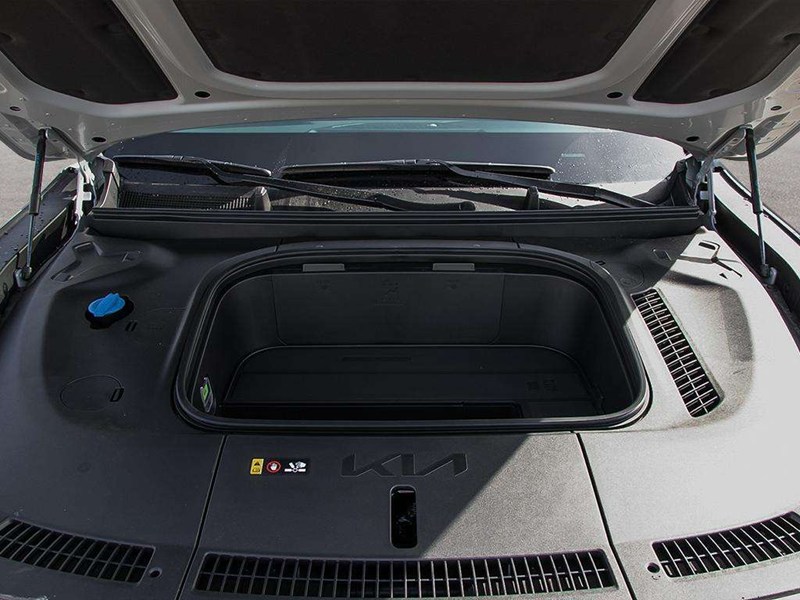 2026 Kia EV9 Land AWD with GT-line Pkg