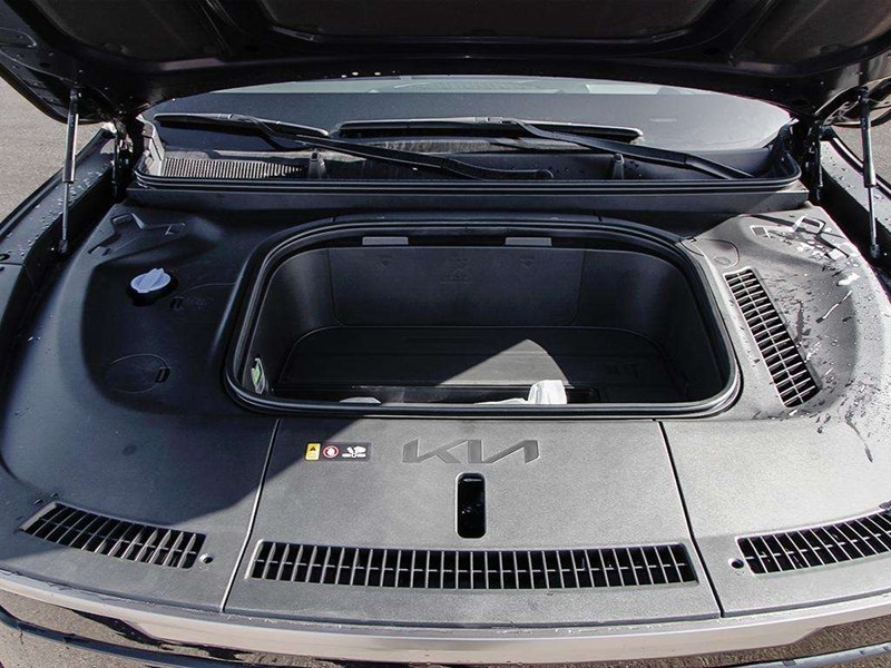 2026 Kia EV9 Land AWD with GT-line Pkg