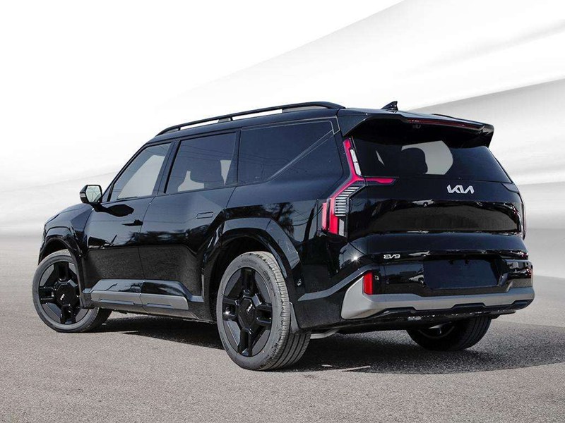 2026 Kia EV9 Land AWD with GT-line Pkg