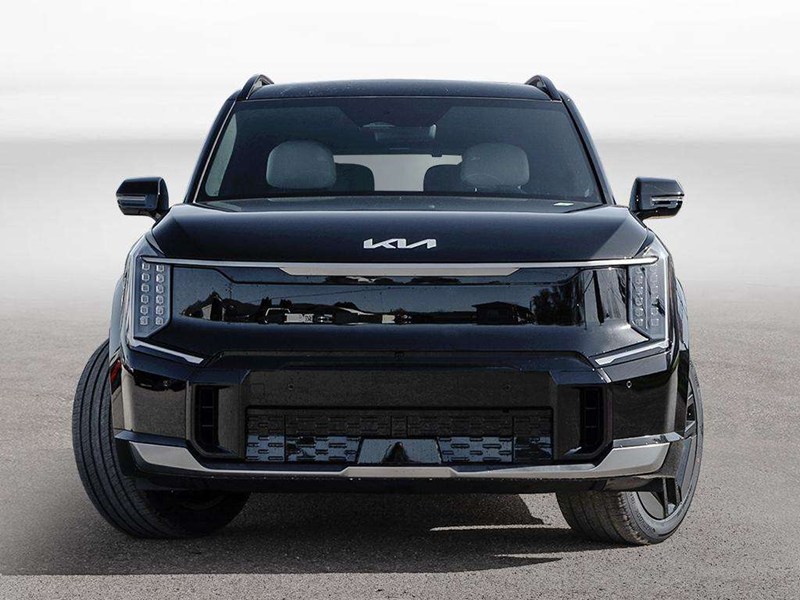 2026 Kia EV9 Land AWD with GT-line Pkg