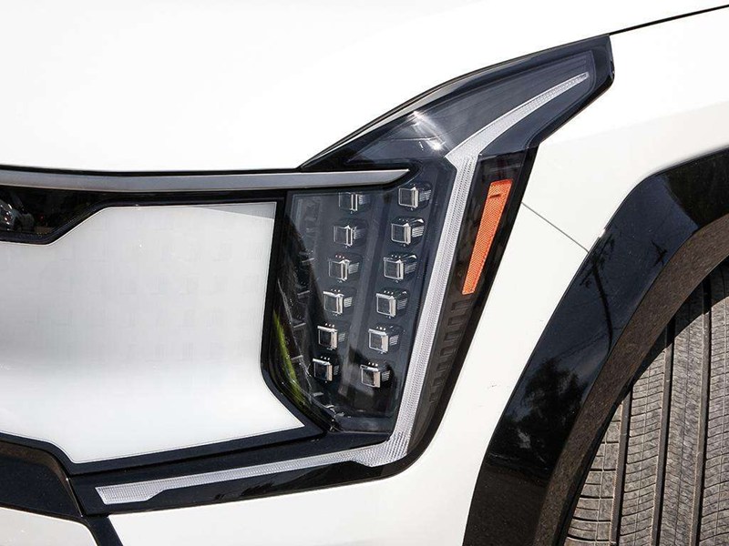 2026 Kia EV9 Land AWD with GT-line Pkg