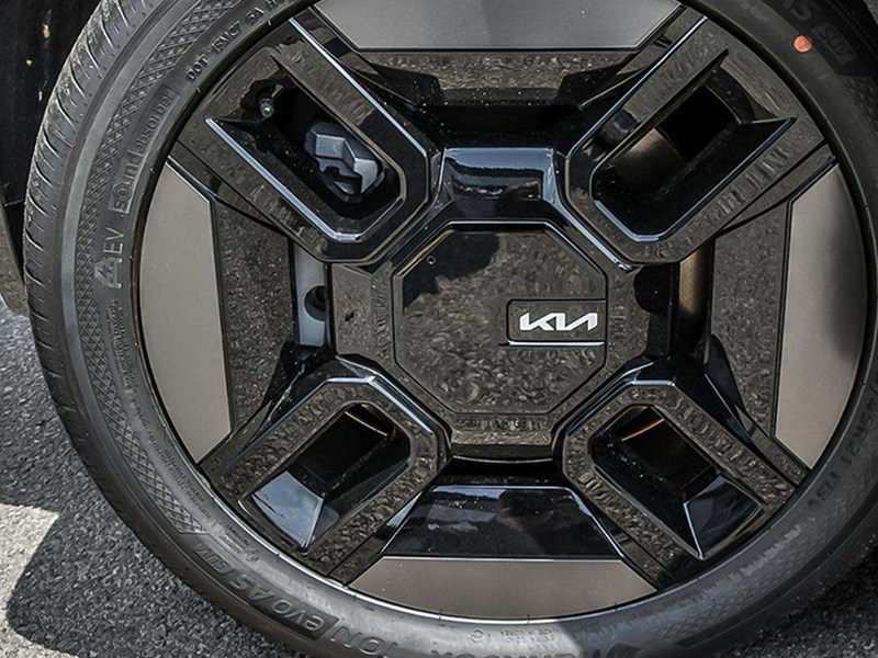2026 Kia EV9 Land AWD with GT-line Pkg