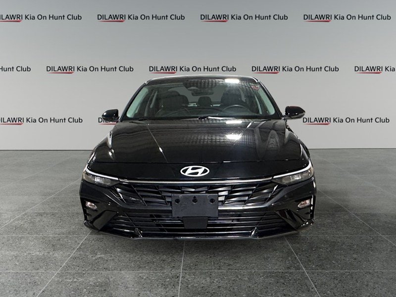 2024 Hyundai Elantra Luxury IVT