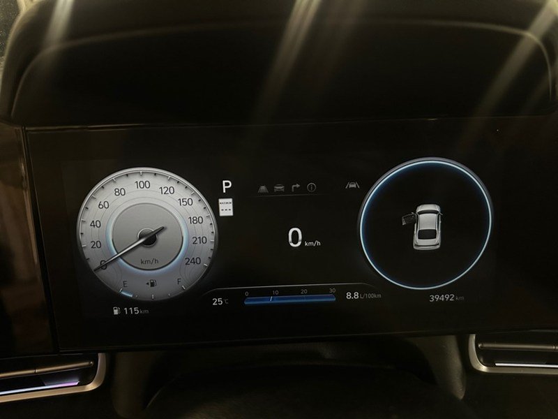 2024 Hyundai Elantra Luxury IVT