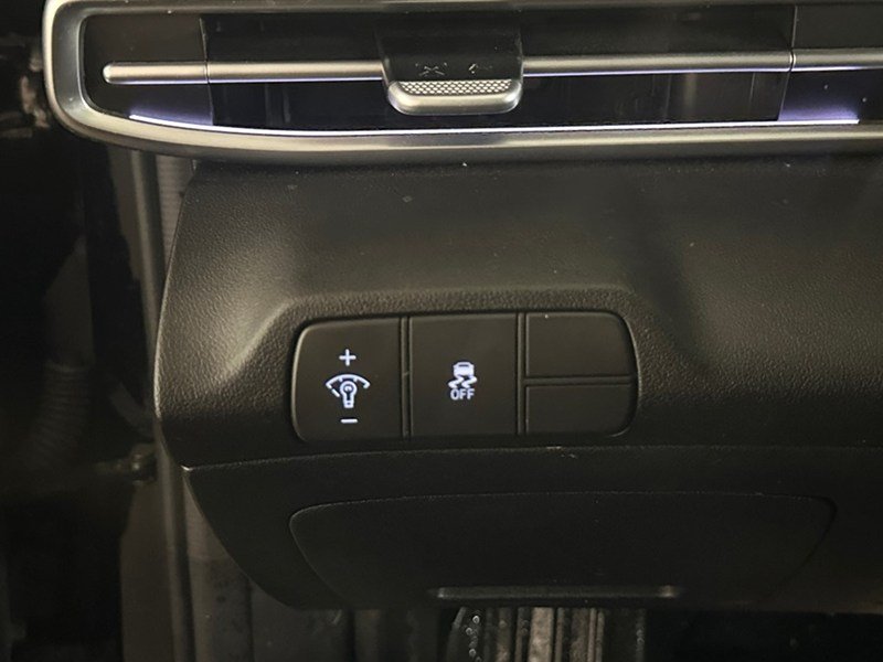 2024 Hyundai Elantra Luxury IVT