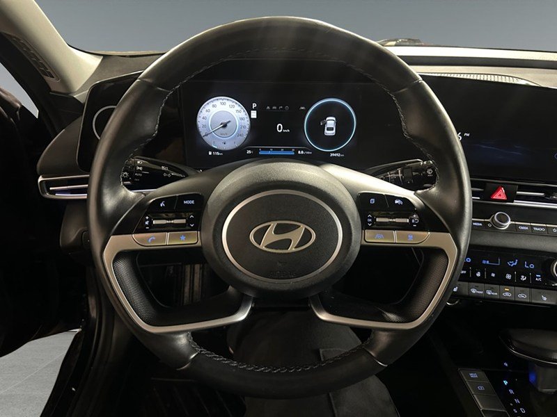2024 Hyundai Elantra Luxury IVT
