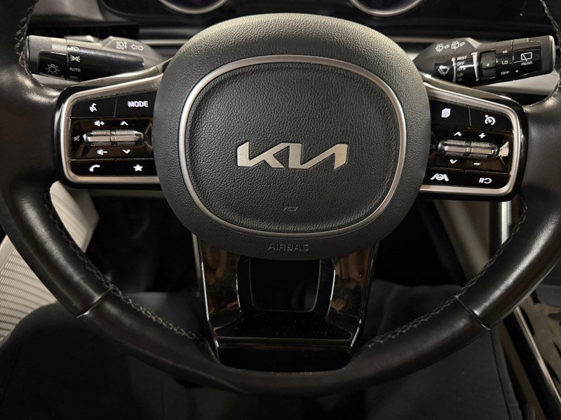 2022 Kia Carnival LX