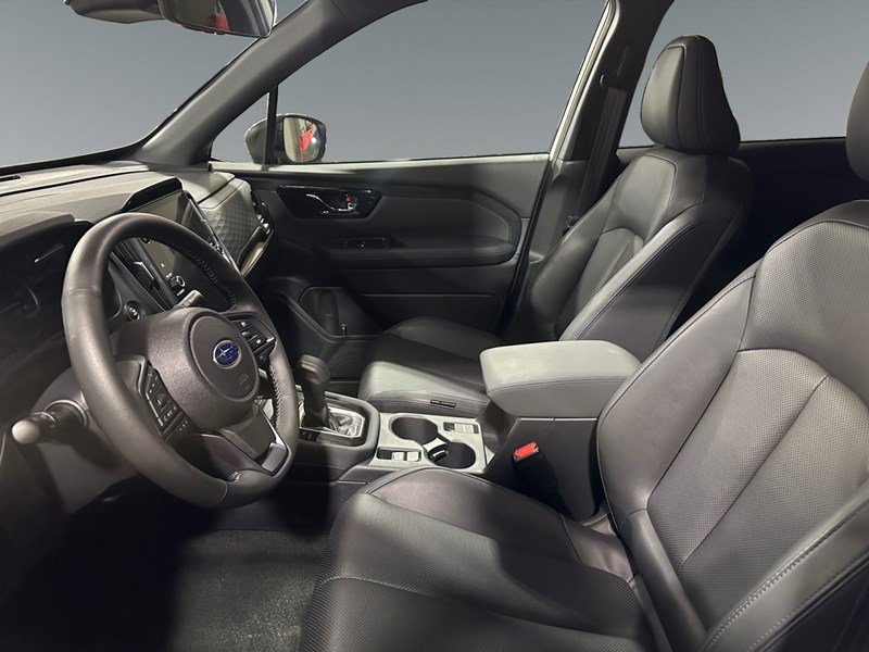 2025 Subaru Forester Limited AWD/ EYE SIGHT /  NAV/ LEATHER/ ROOF