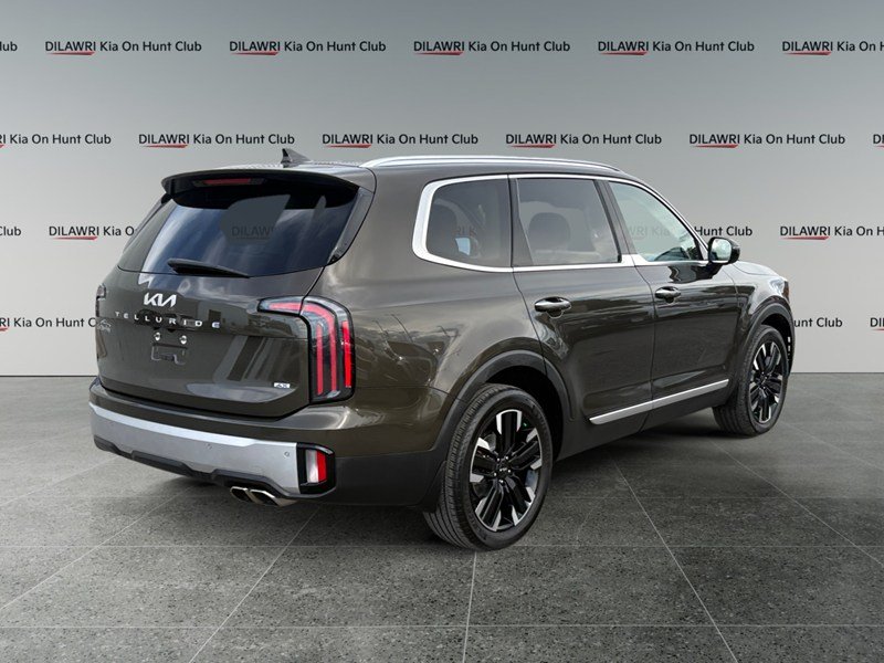 2024 Kia Telluride SX Limited / HEADS UP DISPLY, NAV, PANORAMIC ROOF