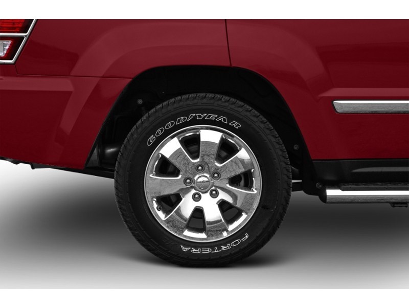 2010 Jeep Grand Cherokee Limited Exterior Shot 5