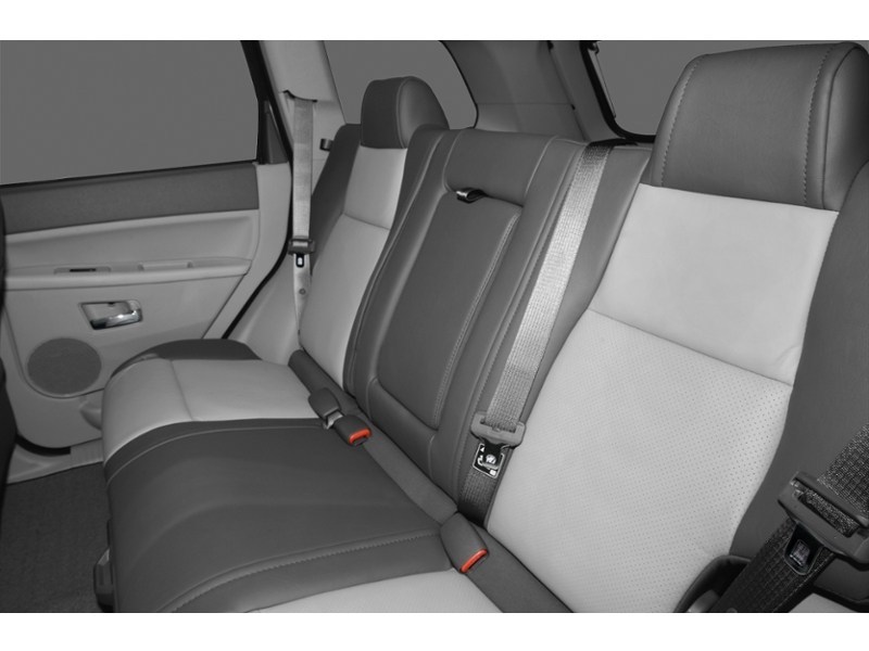 2010 Jeep Grand Cherokee Limited Interior Shot 6