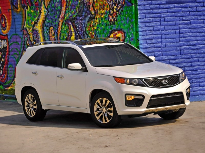 2012 Kia Sorento LX (M6) (OUT FOR MODEL YEAR) OEM Shot 3