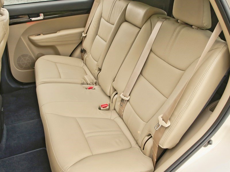 2012 Kia Sorento LX (M6) (OUT FOR MODEL YEAR) OEM Shot 6