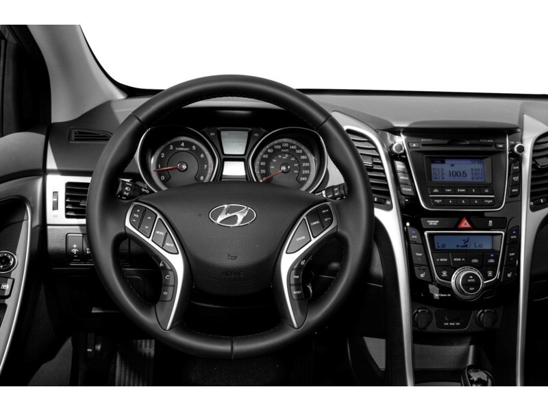 2014 Hyundai Elantra GT GL (A6) Interior Shot 3