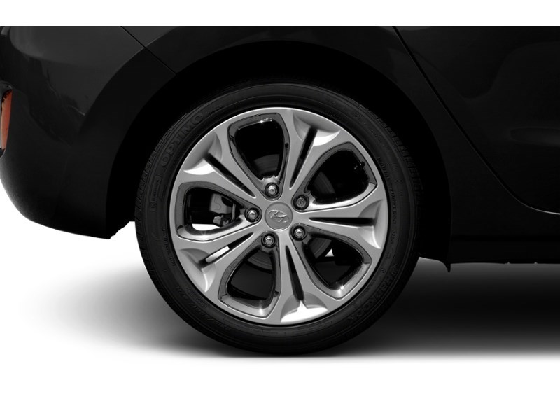 2013 Hyundai Elantra GT GL (M6) Exterior Shot 5