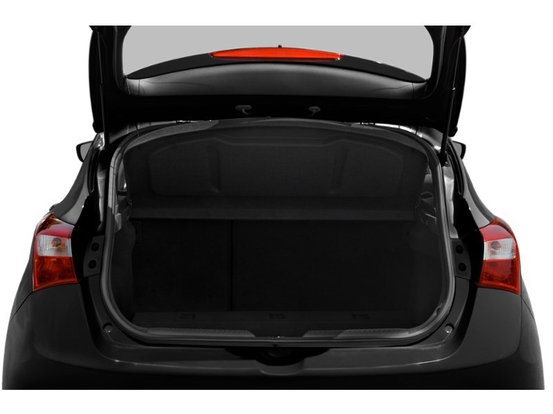 2013 Hyundai Elantra GT GL (M6) Exterior Shot 4