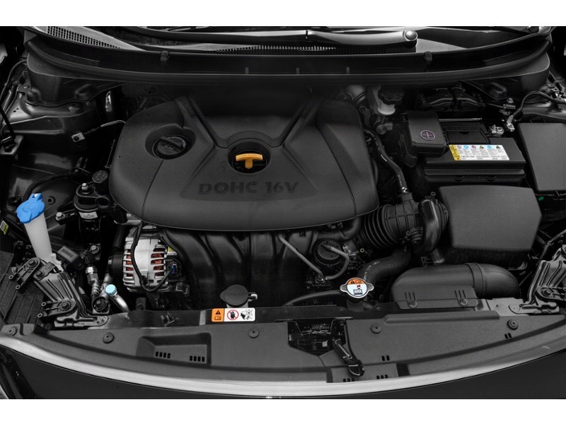 2013 Hyundai Elantra GT GL (M6) Exterior Shot 3