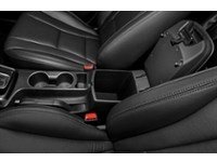 2013 Hyundai Elantra GT GL (M6) Interior Shot 8