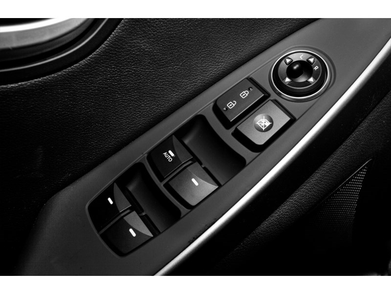 2013 Hyundai Elantra GT GL (M6) Exterior Shot 11