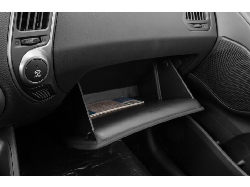 2014 Hyundai Tucson GL (A6) Interior Shot 4