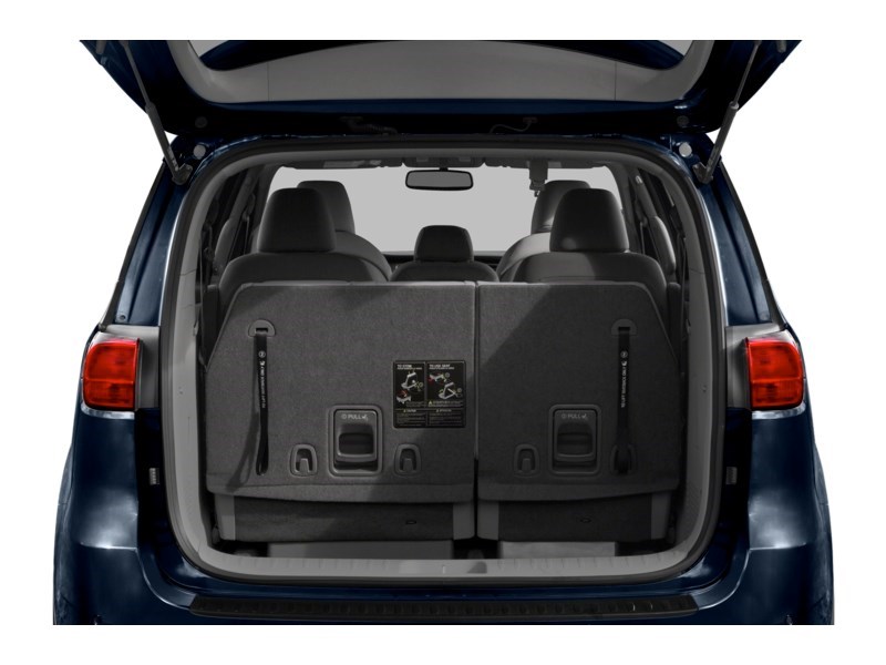 2016 Kia Sedona LX Exterior Shot 4