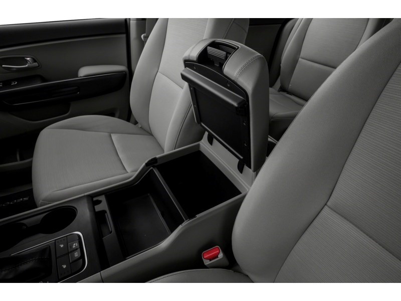 2016 Kia Sedona LX Interior Shot 8