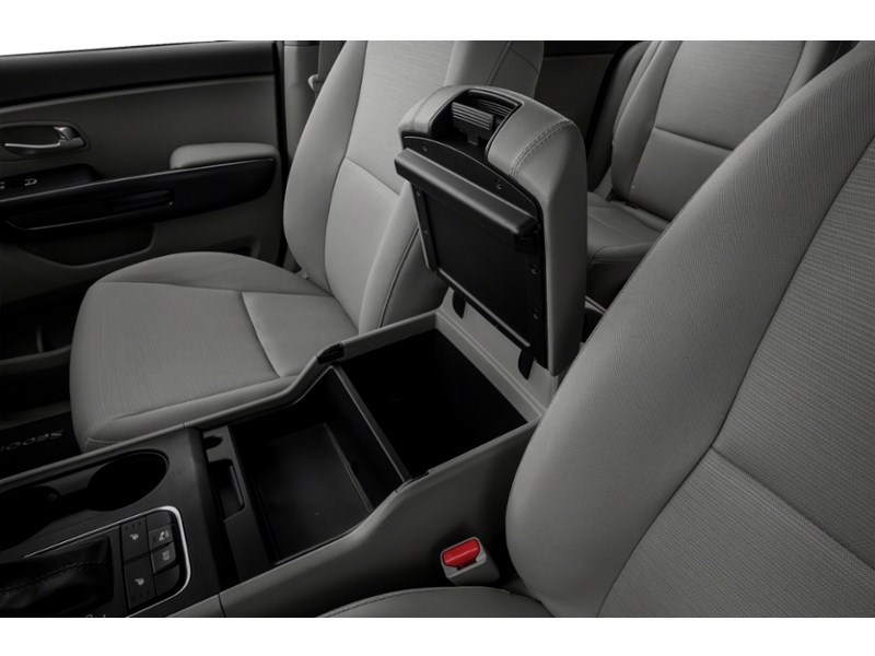 2017 Kia Sedona LX Interior Shot 8