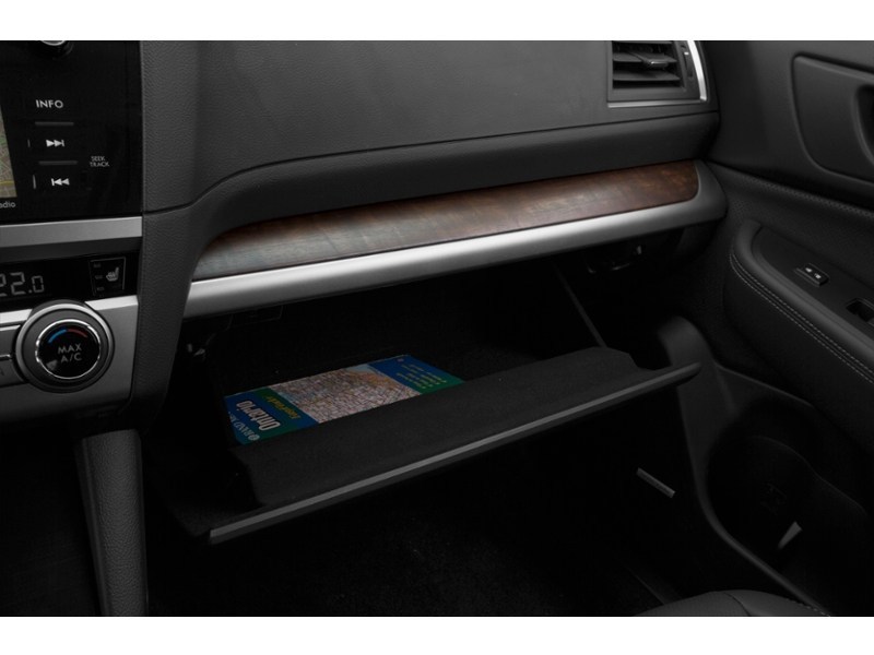 2016 Subaru Outback 2.5i Limited Package (CVT) Interior Shot 4