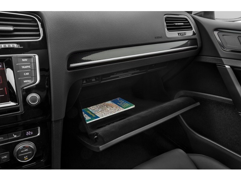 2016 Volkswagen Golf Sportwagon 1.8 TSI Trendline (M5) Interior Shot 4