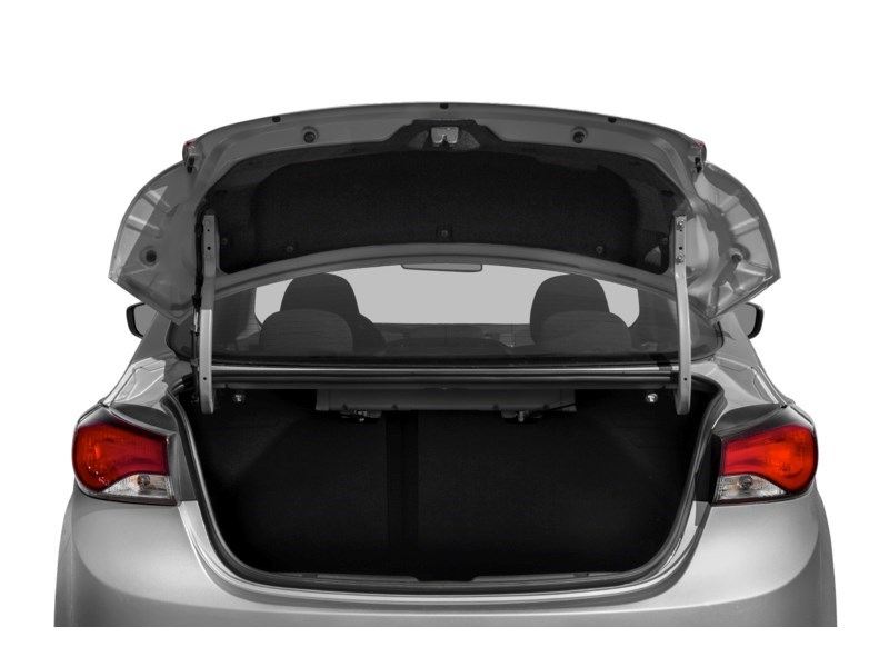 2015 Hyundai Elantra L (M6) Exterior Shot 4