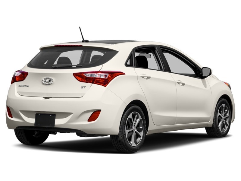 2016 Hyundai Elantra GT GLS (M6) Exterior Shot 2
