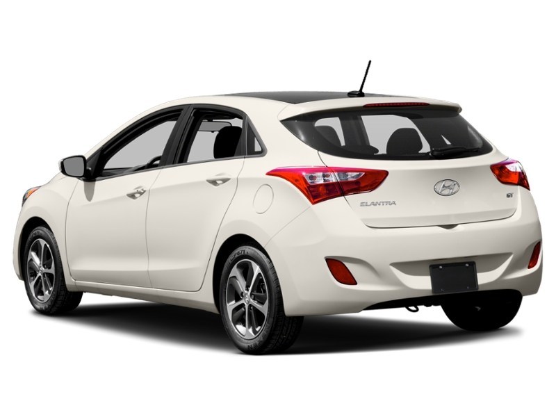 2016 Hyundai Elantra GT GLS (M6) Exterior Shot 10