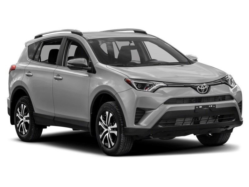2016 Toyota RAV4 LE Exterior Shot 9
