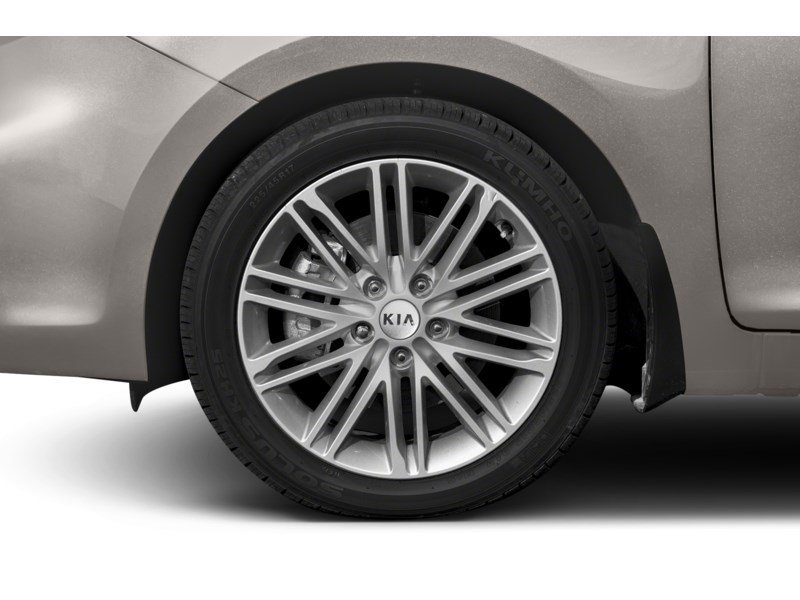 2017 Kia Rondo L (A6) Exterior Shot 5