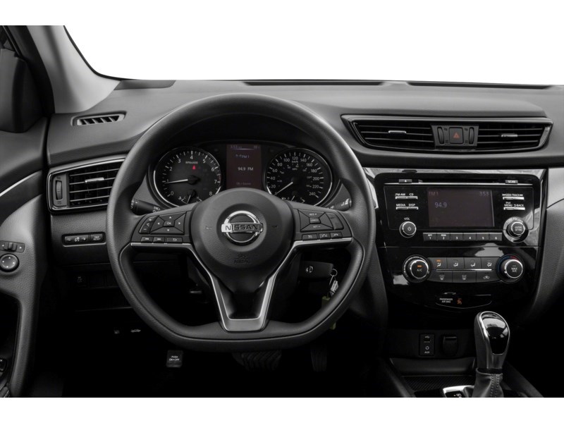 2017 Nissan Qashqai SV (CVT) Interior Shot 3