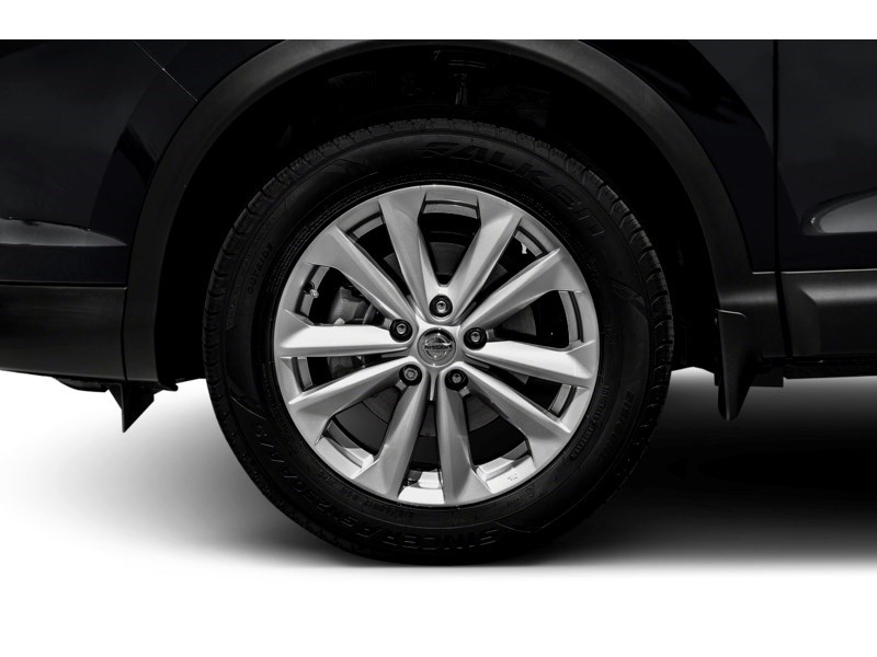 2017 Nissan Qashqai SV (CVT) Exterior Shot 5