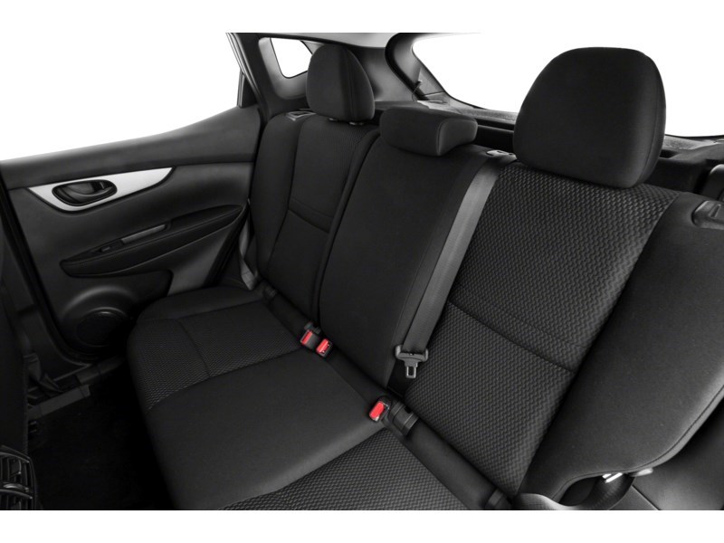 2017 Nissan Qashqai SV (CVT) Interior Shot 5