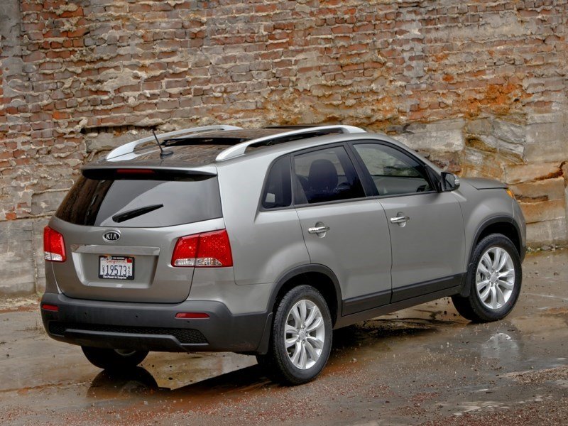 2011 Kia Sorento LX (M6) OEM Shot 2