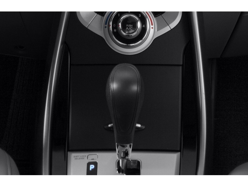 2013 Hyundai Elantra GLS (A6) Exterior Shot 9