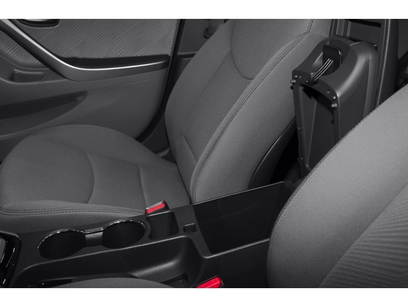2013 Hyundai Elantra GLS (A6) Interior Shot 7