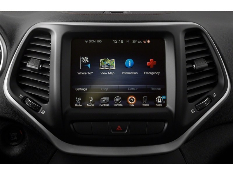 2017 Jeep Cherokee Trailhawk Interior Shot 2