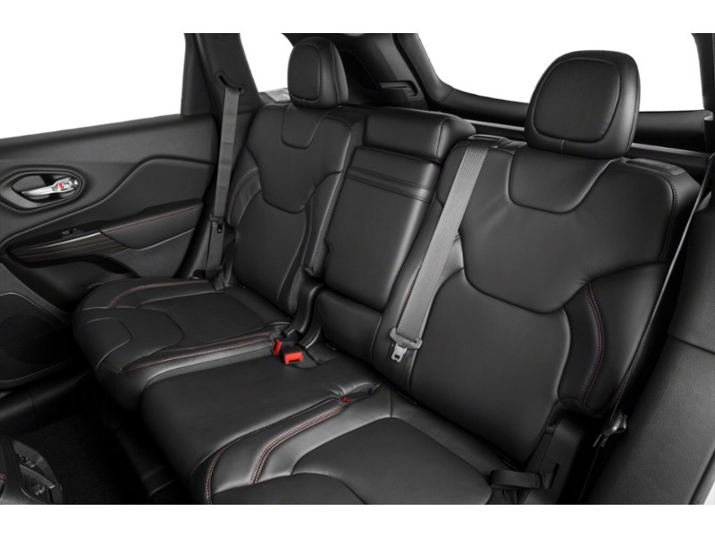 2017 Jeep Cherokee Trailhawk Interior Shot 6