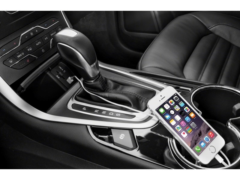 2016 Ford Edge Titanium Exterior Shot 13