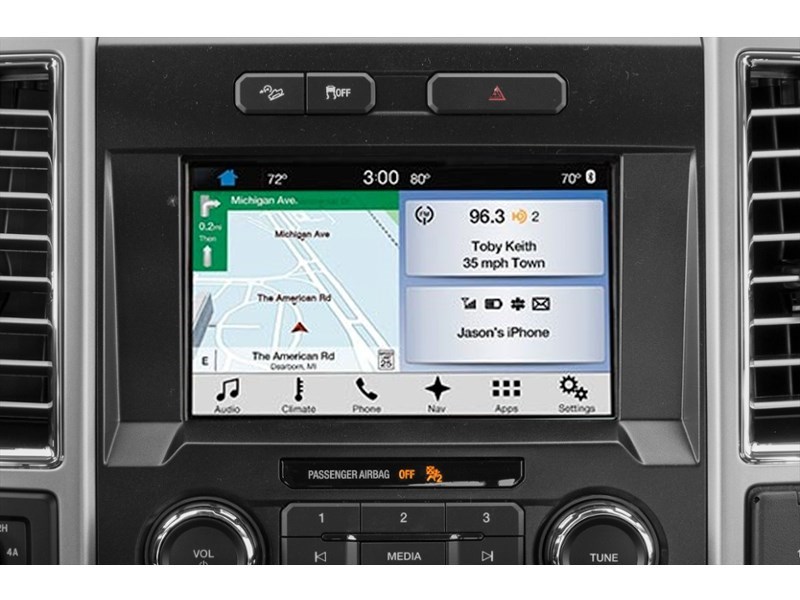 2016 Ford F-150 Lariat Interior Shot 8