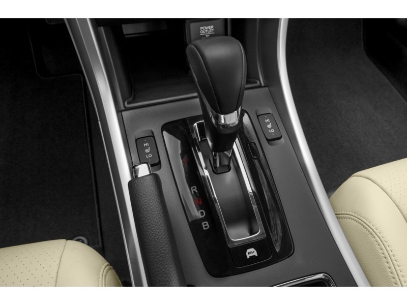 2015 Honda Accord Hybrid Touring Exterior Shot 9