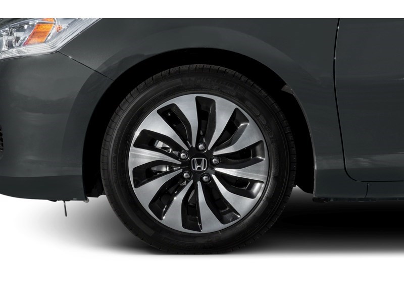 2015 Honda Accord Hybrid Touring Exterior Shot 5