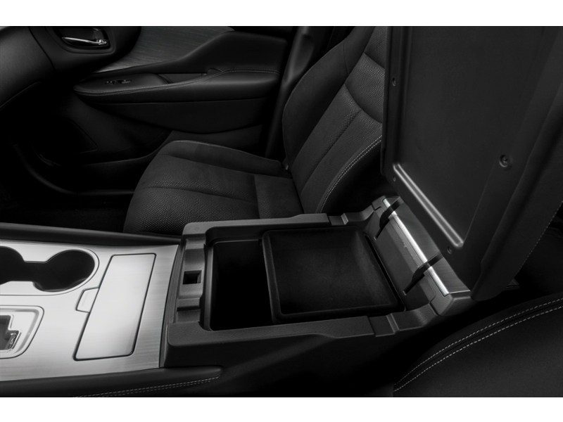 2017 Nissan Murano SV Exterior Shot 14