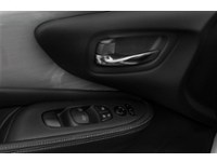 2017 Nissan Murano SV Exterior Shot 15