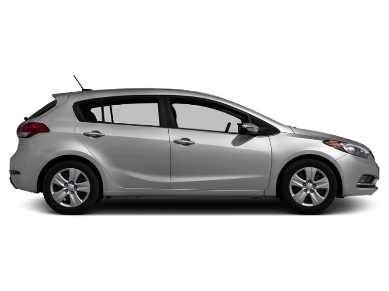 2016 Kia Forte 2.0L LX+ (M6) Exterior Shot 11